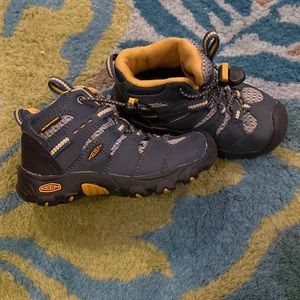 Toddler size 8 Keen Boots
